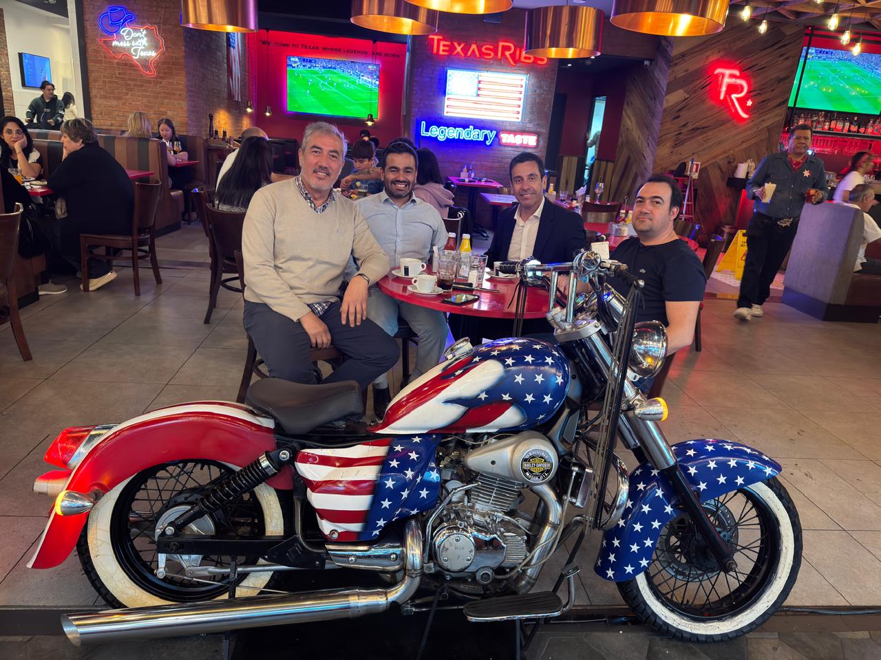 TNS CHILE y BrainCorp: Almuerzo estratégico para potenciar Ciberseguridad y Atención al Cliente